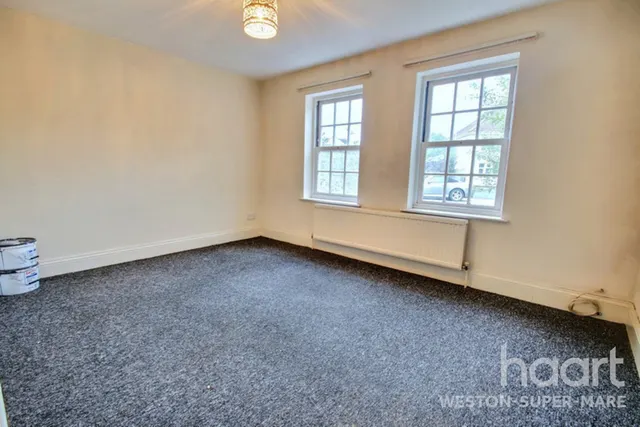 Ellenborough Crescent, BS23, photo 1