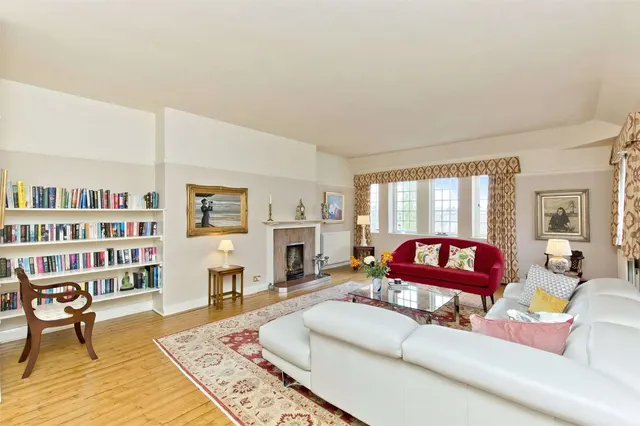 Photo 3 — Murrayfield Drive, Murrayfield, Edinburgh, EH12 6EB