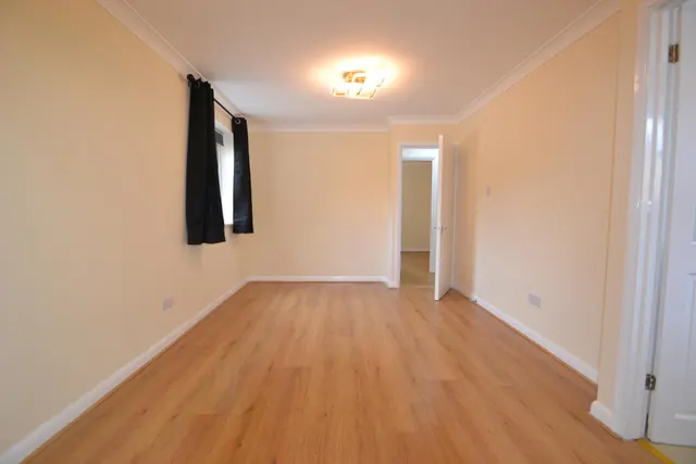 Photo 2 — Corfe Place, Maidenhead, SL6