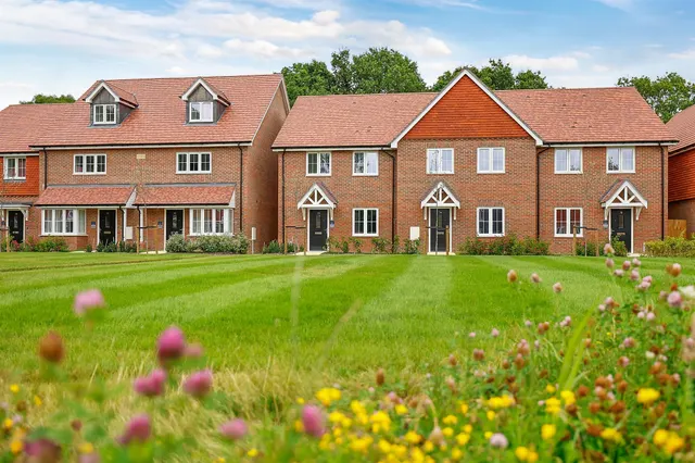 Haroldslea Drive, Horley, RH6, photo 1