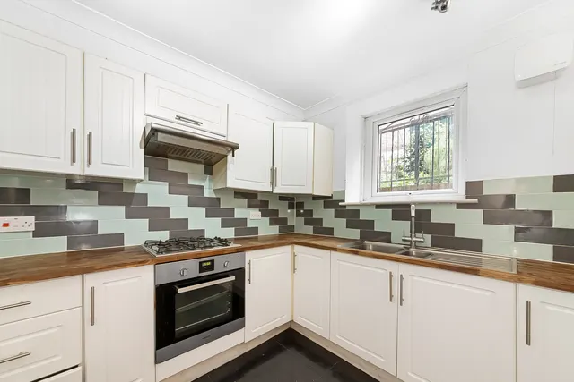 Thicket Road, London, SE20, photo 3