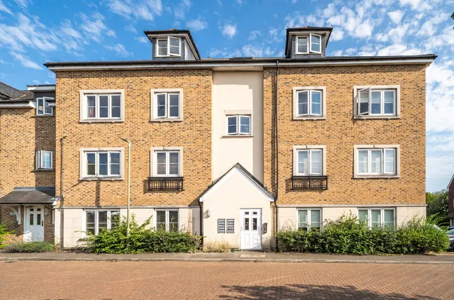 Allington Close, Farnham, GU9, photo 1