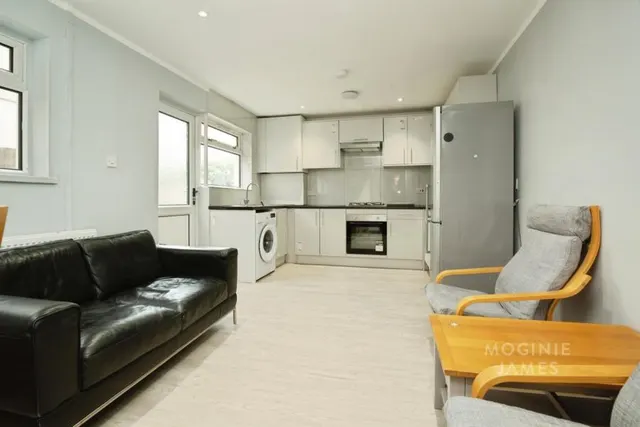 Whitchurch Road, Heath, CF14, photo 1