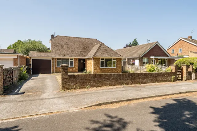 Brill Close, Maidenhead, photo 1