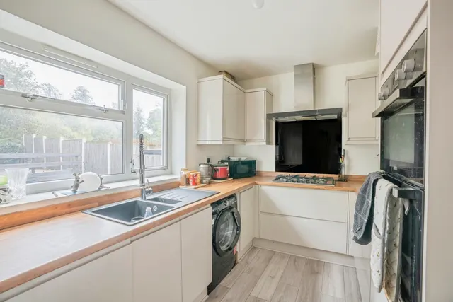 Hunloke Avenue, Chesterfield, S40, photo 2
