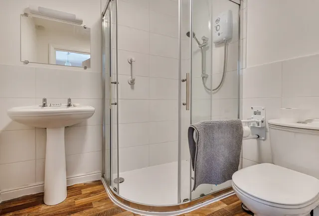 Photo 3 — St. Johns Road, Somerset, Bathwick, BA2 6PL