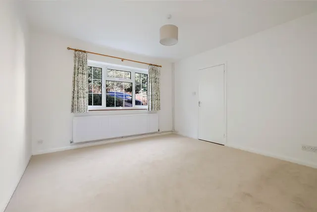 Heath Rise, Westcott, RH4, photo 3