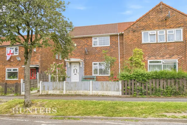 Reins Lee Avenue, Oldham, photo 1