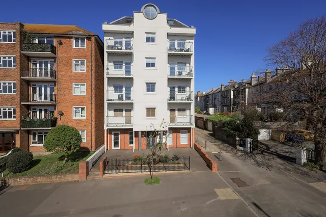 The Avenue, Eastbourne, photo 1