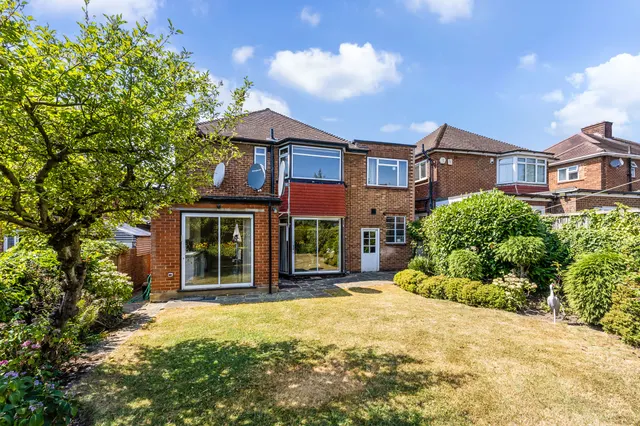 Weston Drive, Stanmore, HA7, photo 1
