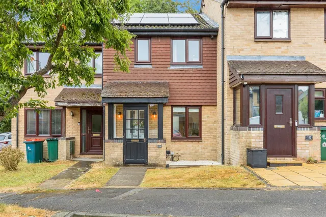 Chaldon Road, Crawley, photo 1