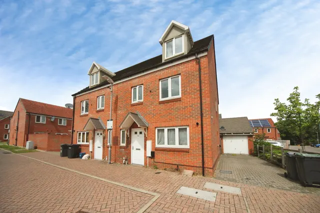Guardian Way, Luton, photo 1