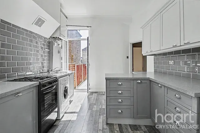 Portland Road, London, SE25, photo 3
