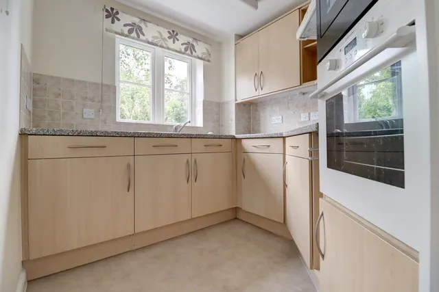 Penn Road, High Wycombe, HP15, photo 3