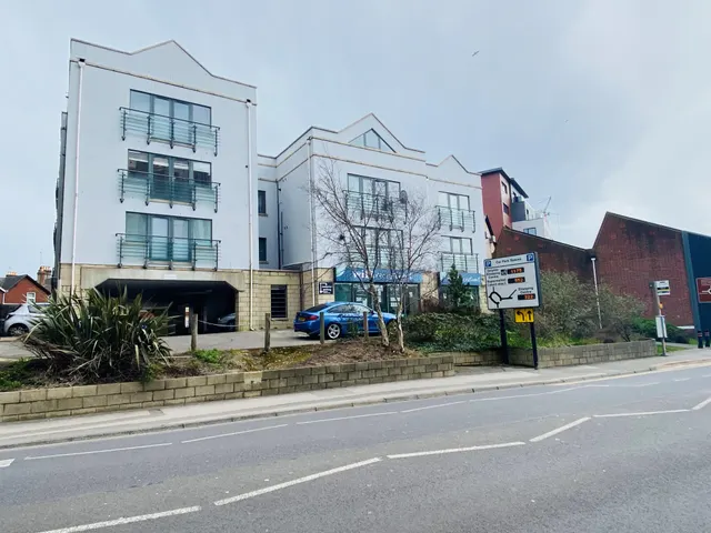 Denmark Road, Poole, photo 1