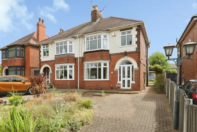 Thievesdale Lane, Worksop, photo 1