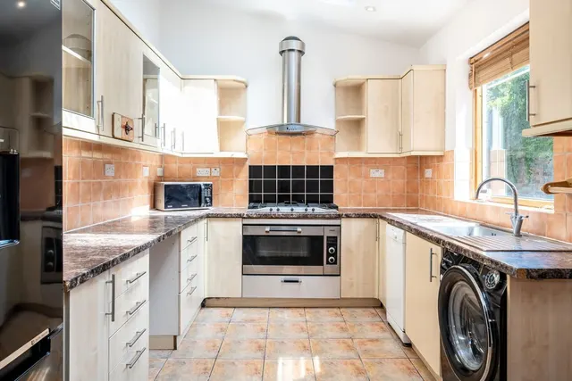 Summerlands Avenue, W3, photo 3