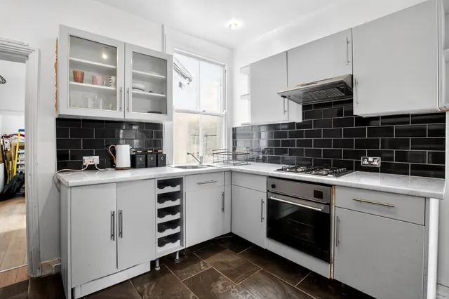 Sirdar Road, London, N22, photo 2