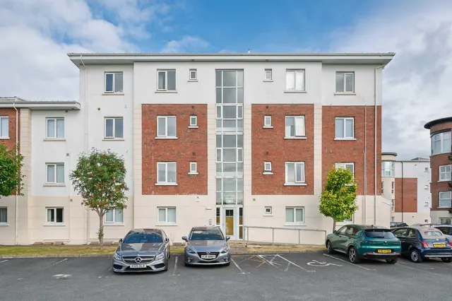 Clarence House, upritchard court, BT19, photo 1