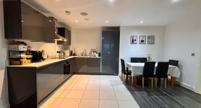 Richard Lewis Way, Shirley, B90, photo 3