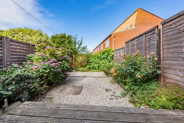 Photo 3 — Manor Waye, Uxbridge, UB8