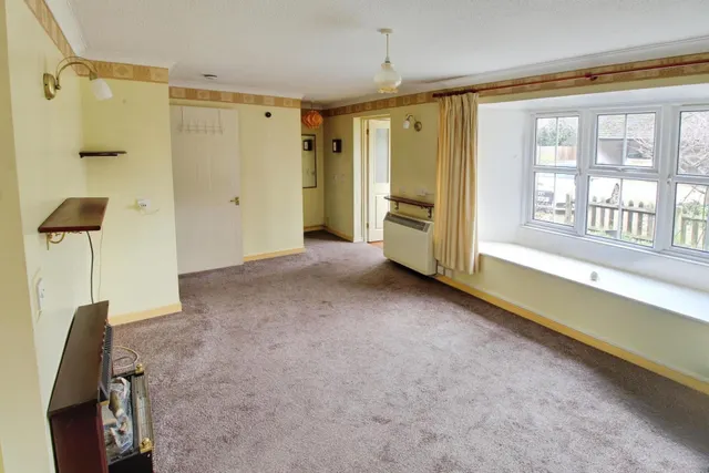 Barn Close, Werrington, PE4, photo 2