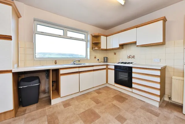 Ashwood Road, Disley, SK12, photo 2