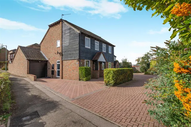 Mayfair Avenue, Maidstone, photo 1