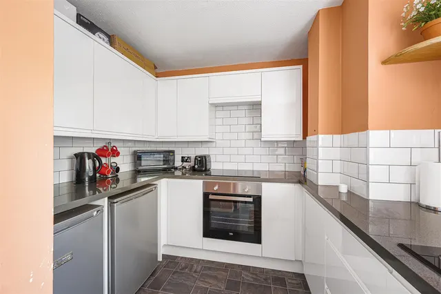 Balcombe Road, Peacehaven, photo 3