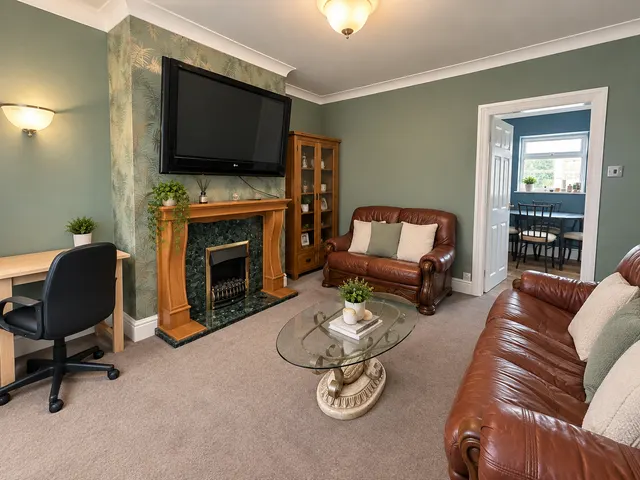 Photo 2 — Coronation Street, Wrenthorpe