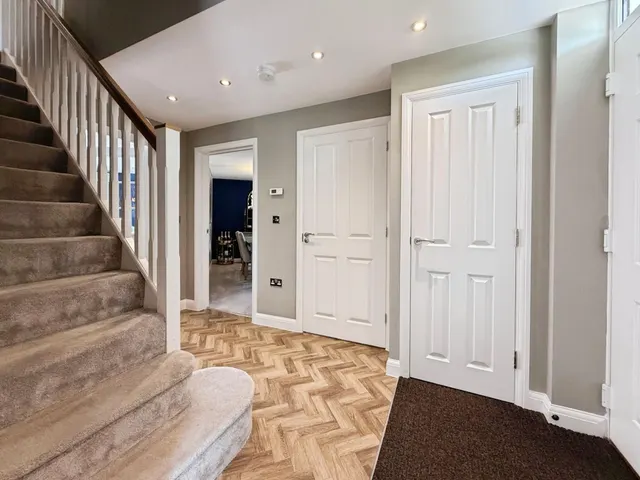 Griffiths Avenue, Doseley, TF4, photo 2