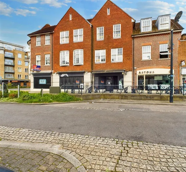 Gainsborough House, Crawley, photo 1