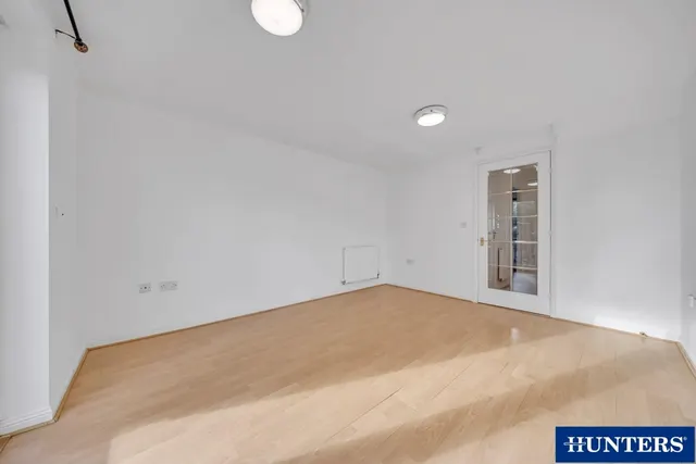 Westfield Gardens, Chadwell Heath, RM6, photo 3