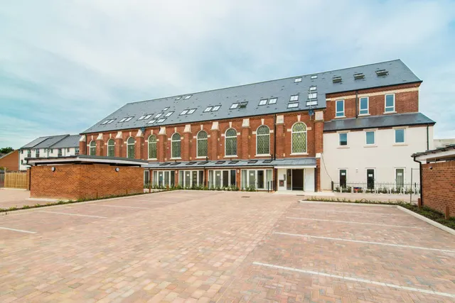 Treasury Court, Basingstoke, 59 Watertower Way, RG24 9QB, photo 1