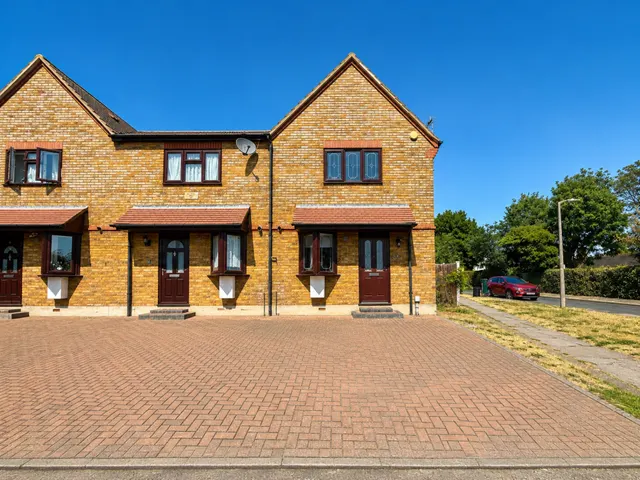 Rowan Way, Canewdon, SS4, photo 1