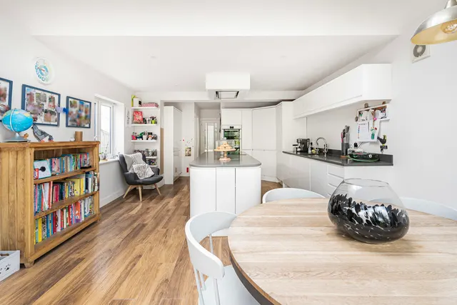 Little Green Lane, Farnham, GU9, photo 3