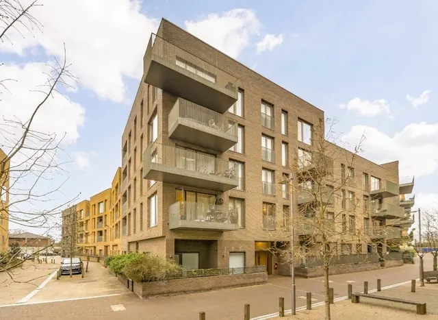 Durham Wharf Drive, Brentford, TW8, photo 1