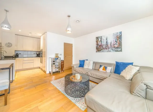 Photo 3 — Durham Wharf Drive, Brentford, TW8