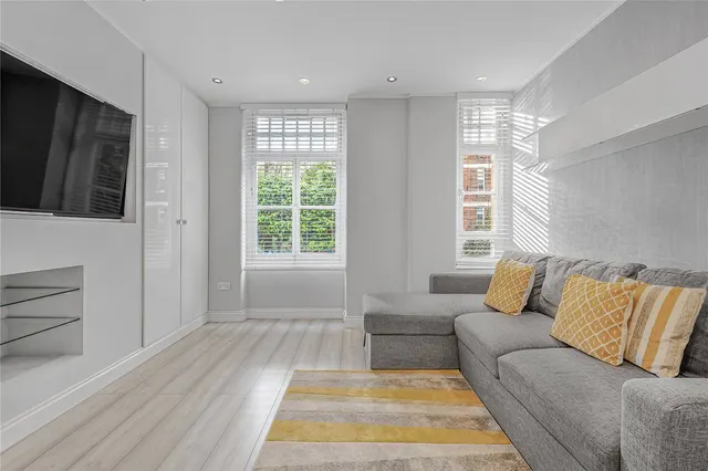 Gilbert Street, Mayfair, W1K, photo 2
