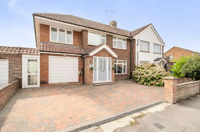 Longmead, Windsor, SL4, photo 1