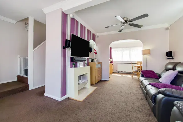 Photo 3 — Sandy Lane, Mitcham, London