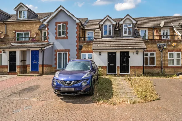 Amblecote Meadows, SE12, photo 1