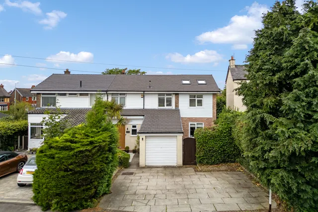 Ridge Crescent, Marple, SK6, photo 1