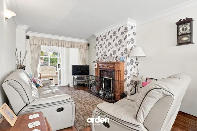 Graham Crescent, Rednal, B45, photo 2