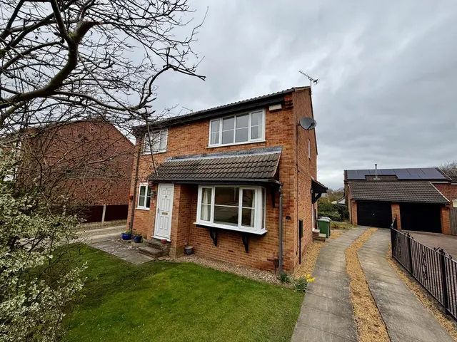 Plane Tree Rise, Leeds, LS17, photo 1