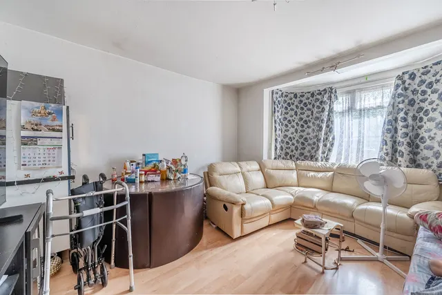 Photo 2 — 18 Hillcroft Crescent, Wembley