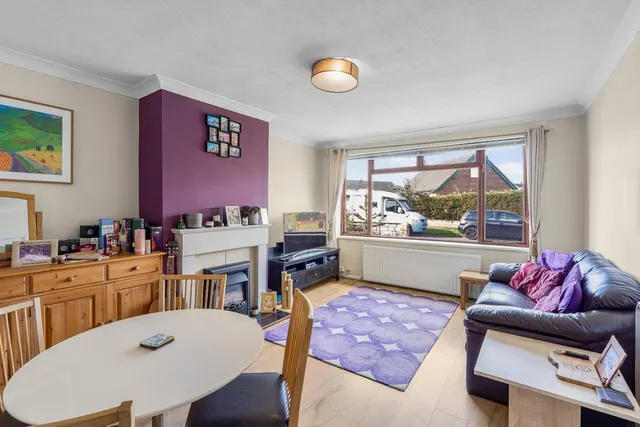 Red Hall Garth, Leeds, LS14, photo 2