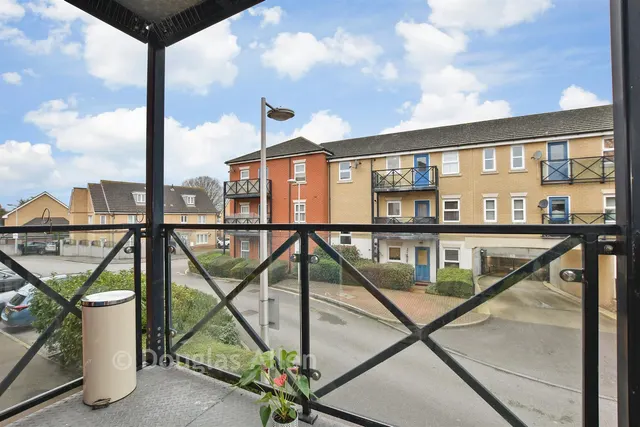 Glandford Way, Chadwell Heath, RM6, photo 2