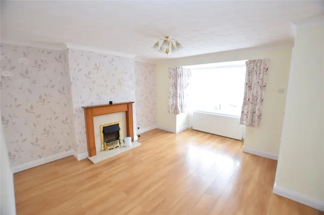 St. Davids Close, Farnborough, GU14, photo 2
