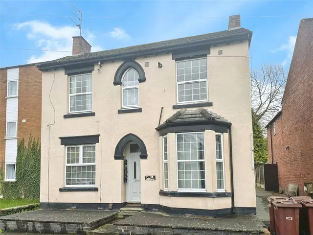 Larches Lane, Wolverhampton, West Midlands, WV3, photo 1